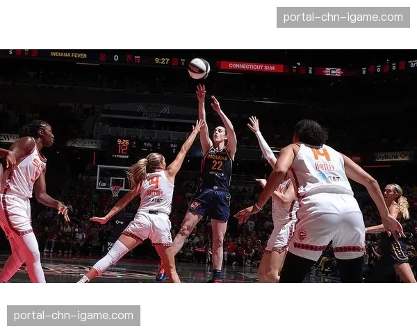 特写：2025年半决赛，狂热队主场创下季后赛上座纪录